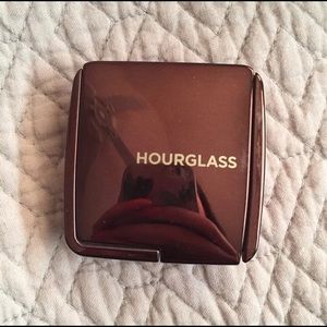 hourglass ambient lighting powder